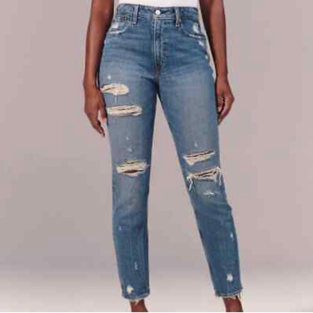 EUC - Abercrombie high rise mom jean curve love